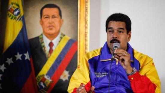 Piden deportar a venezolanos que protestan en Quito por visita de Maduro a Ecuador