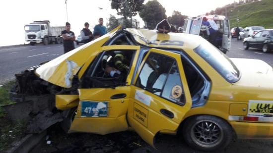 Accidente de tránsito deja dos personas fallecidas, en Quito