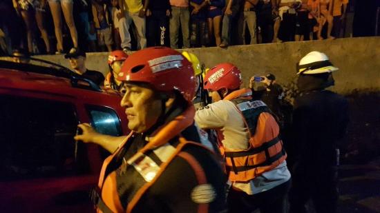 Un hombre muere al caer a Estero Salado, en Guayaquil