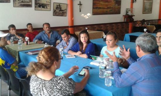 Representantes de organismos turísticos de Bahía de Caráquez quieren promocionar el balneario