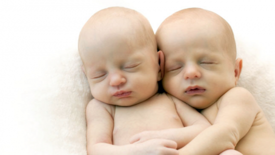 La razón científica por la que un gemelo podría ser más inteligente que su hermano