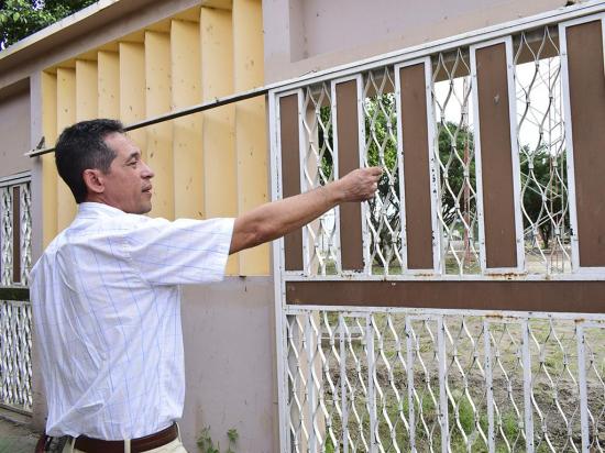 Ciudadano asegura que el acceso a su casa fue cerrado por una obra