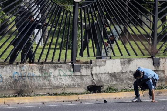 Muere por disparo un joven durante manifestación opositora en Caracas
