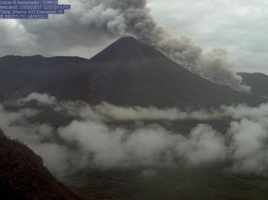 El IG advierte cambio de actividad eruptiva en el volcán Reventador