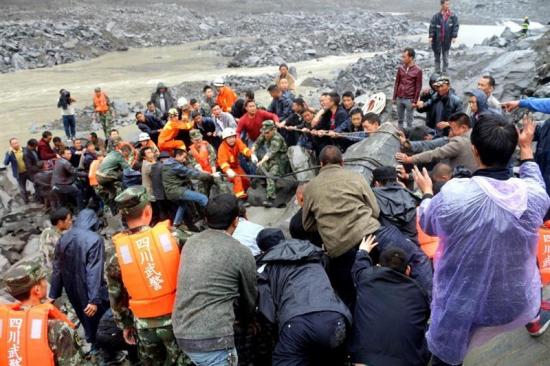China busca a 93 desaparecidos por desprendimiento que ha causado 10 muertos