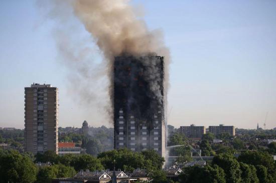 La cifra total de muertos por el incendio en Londres no se sabrá hasta 2018