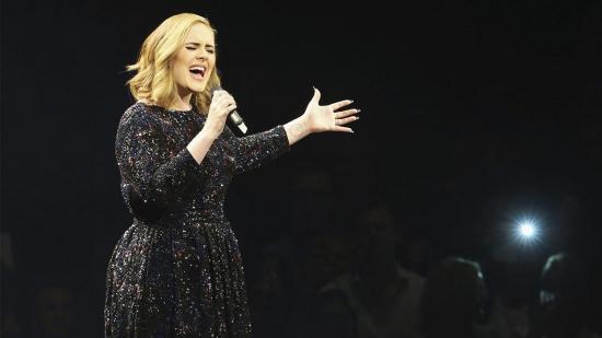 Adele cancela su gira mundial por problemas con su voz