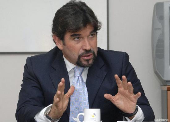 Carlos Vera: 'Llevan 52 días ocultando las cifras'