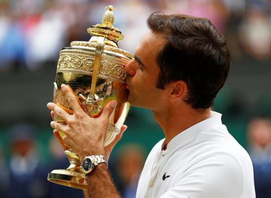 Un emocionado Roger Federer gana su octavo Wimbledon