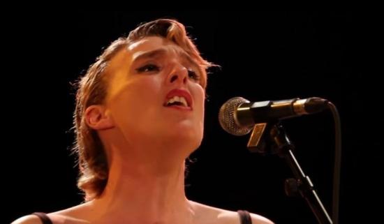 La cantante francesa Barbara Weldens muere en pleno concierto