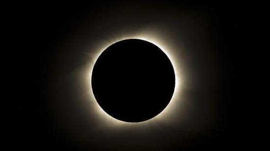 Más de 300 millones de personas verán un 'raro' eclipse total del sol