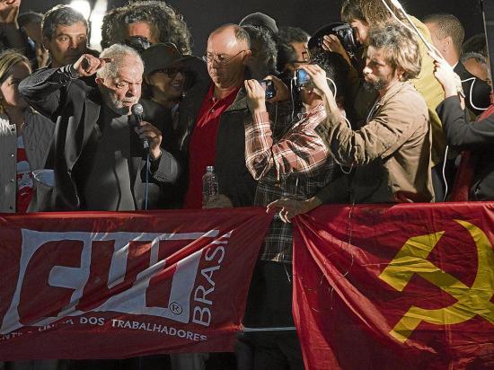 Lula recibe apoyo mientras justicia avanza en su contra