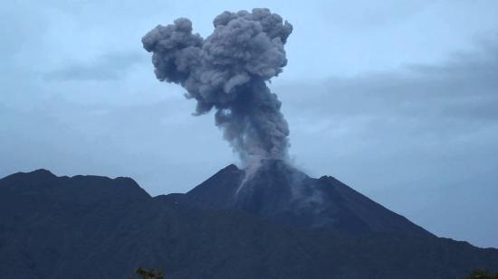 Instituto Geofísico aclara estado del volcán Reventador por vídeo que recorre las redes sociales