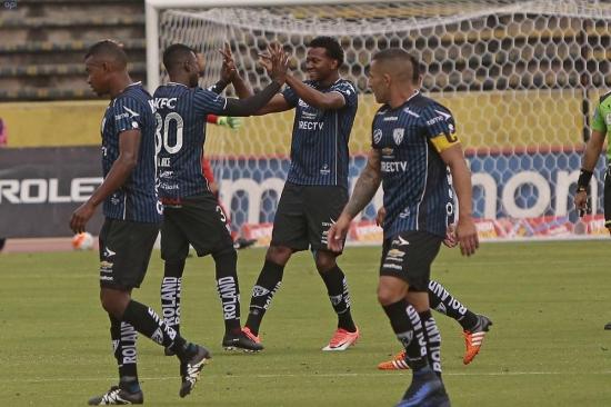 Independiente del Valle vence 2-1 a Emelec en Sangolquí
