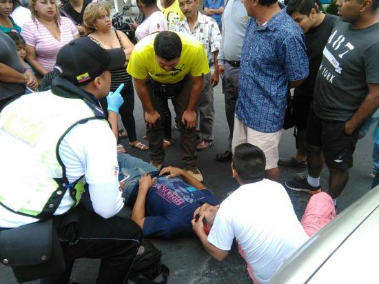 Accidente de tránsito en el centro de Manta deja un herido