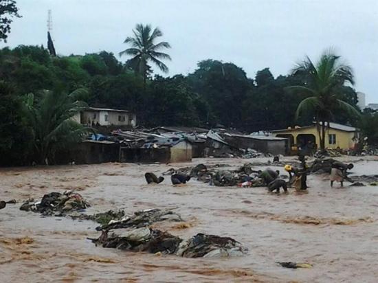 Más de 300 muertos y 600 heridos por lluvias e inundaciones en Sierra Leona