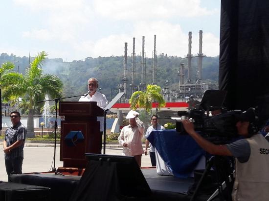 Situación de refinería de Esmeraldas es 'crítica', según ministro de Hidrocarburos, Carlos Pérez