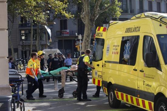 Cifra de fallecidos se eleva a 13 tras atropello masivo en Barcelona, según diarios españoles