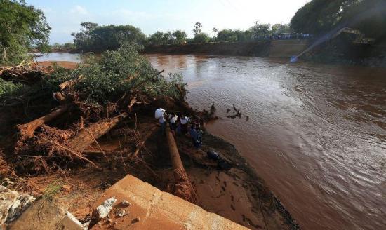 Dos niños desaparecidos en un río de Panamá en medio de fuertes lluvias