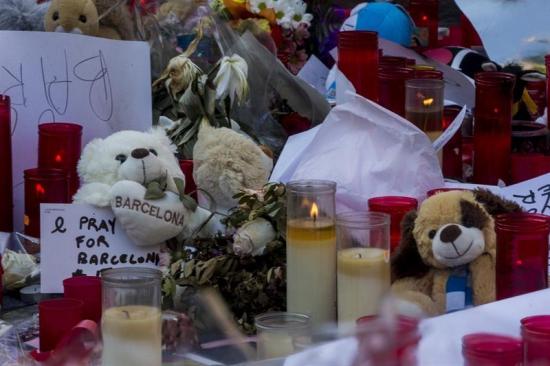 Un niño australiano entre las tres nuevas víctimas identificadas en Barcelona