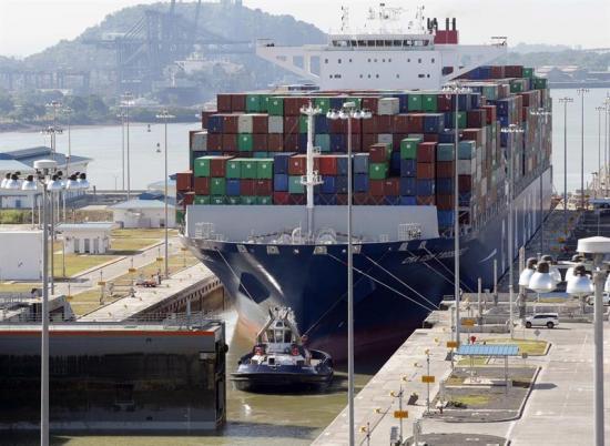 Buque de más 14.800 contenedores marca récord de tránsito en Canal de Panamá