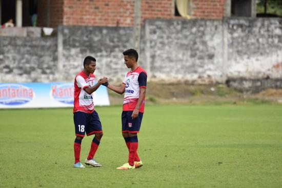 Colón FC, con nueve hombres, cae 2-0 ante Olmedo de Riobamba