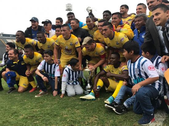 Delfín SC golea por 3-0 a Alianza Lima en cotejo amistoso