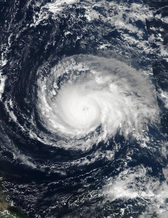Irma se convierte en huracán de categoría 5 en su ruta hacia el Caribe