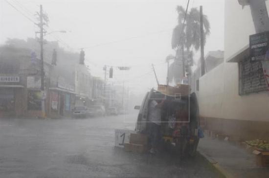 Ojo de huracán Irma está a 144 kilómetros de San Juan