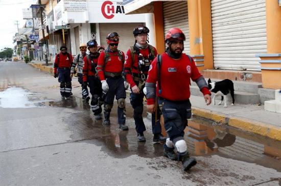 Suben a 95 las víctimas mortales por el terremoto que golpeó a México