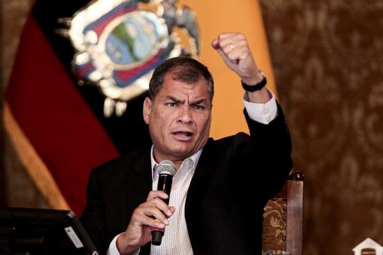 Rafael Correa pide que el presidente Lenín Moreno renuncie 'por ridículo'
