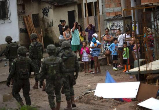 Al menos 5 muertos durante enfrentamiento entre traficantes en favela de Río