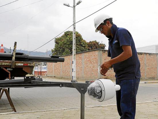 Instalan 34 cámaras de seguridad en Portoviejo