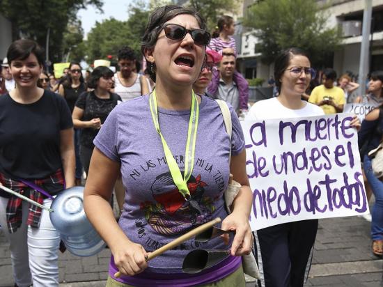 Mujeres marchan por la muerte de una joven que subió a un “Cabify”