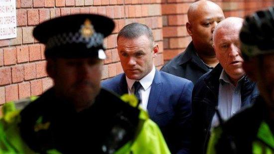 Wayne Rooney pide perdón por conducir ebrio y recibe sentencia