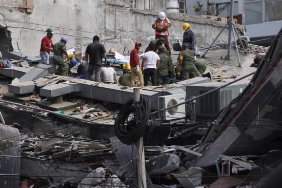 Aumenta a 92 la cifra provisional de fallecidos por el terremoto en México