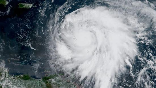 El huracán María toma fuerza y alcanza de nuevo la máxima categoría