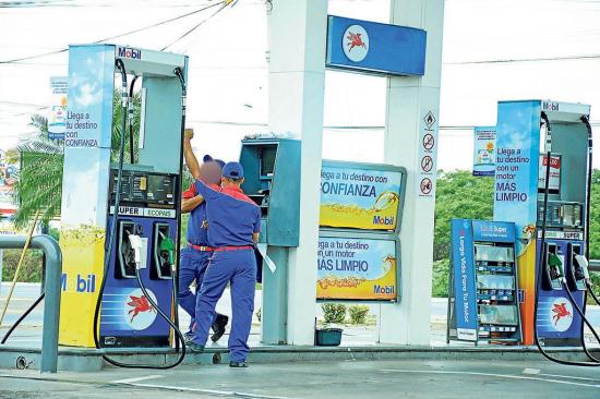 Tres gasolineras han sido sancionadas por la Agencia de Regulación