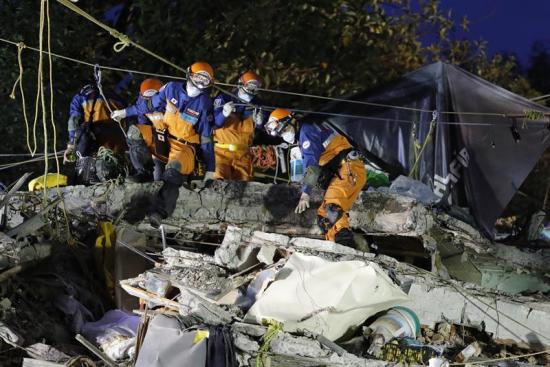 Ascienden a 318 los fallecidos por el terremoto del 19 de septiembre en México