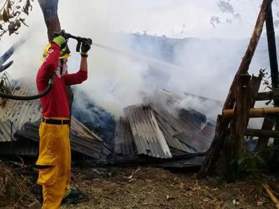 Agricultor pierde 100 quintales de maíz tras un incendio forestal