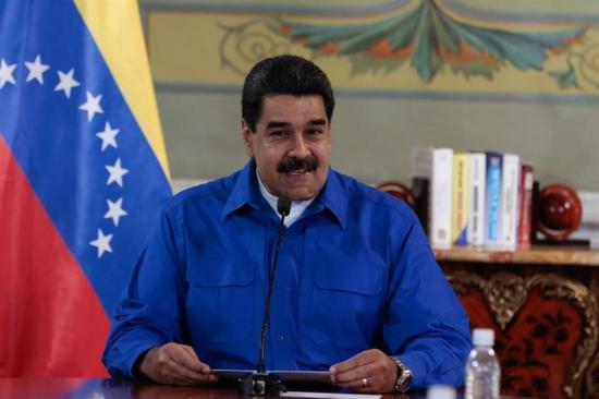 Maduro pide a Rajoy responder 'al mundo' por 'represión brutal' en Cataluña