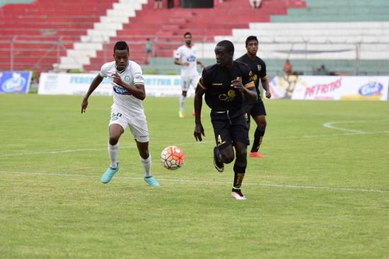 Liga de Portoviejo venció por 2-1 a Liga de Loja en el Reales Tamarindos