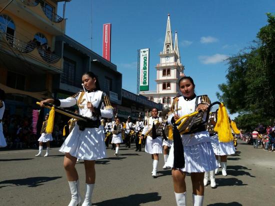 Jipijapa celebra sus 197 años de independencia con un desfile
