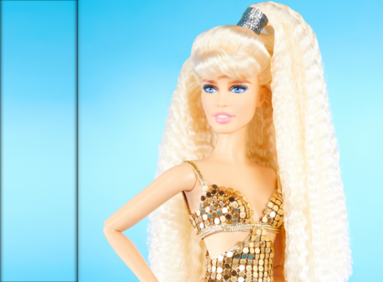 Barbie rinde homenaje a Claudia Schiffer con una muñeca especial