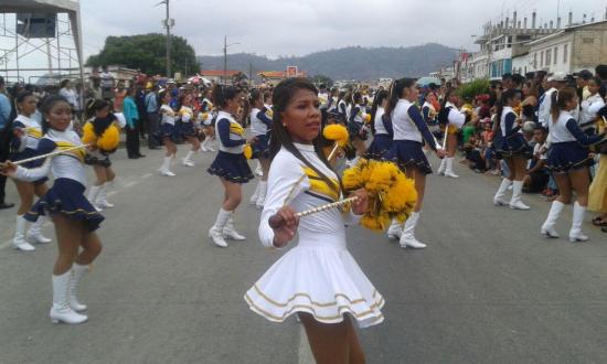 Desfile y sesión solemne los 18 años de cantonización de San Vicente