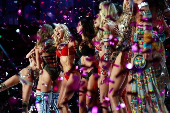 El brillo de los 'ángeles' de Victoria's Secret apaga las polémicas con China