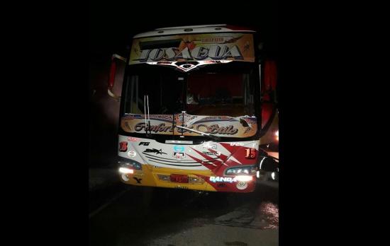 Bus se incendia en la ruta San Vicente-Canoa