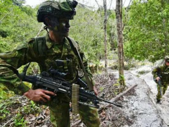 Combate de disidentes de las FARC obliga a huir a 473 personas