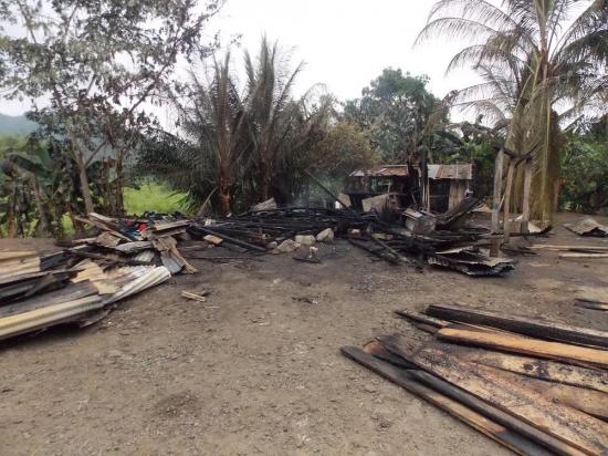 Incendio consume una vivienda en el sitio El Achiote de la parroquia Alajuela
