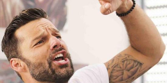 Ricky Martin demuestra sus dotes de bailarín de bomba en Puerto Rico